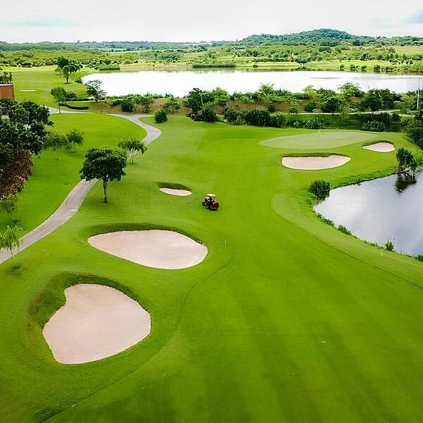 暹邏水岸球場 Siam Waterside