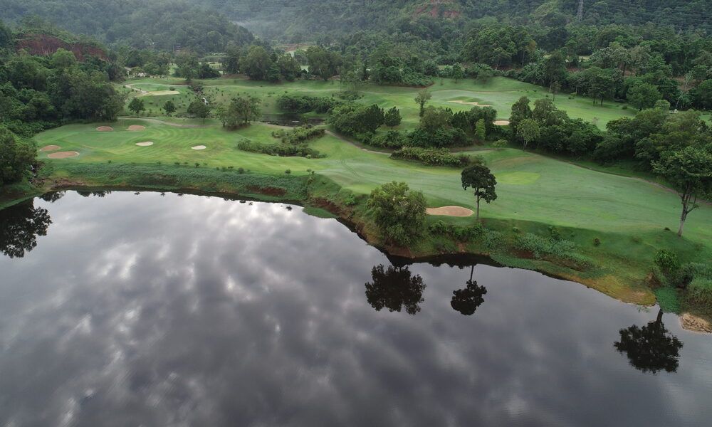 Red Mountain Golf 紅山球場