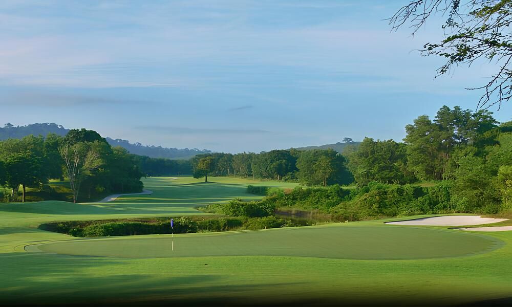 Blue Canyon Lake Course 湖景